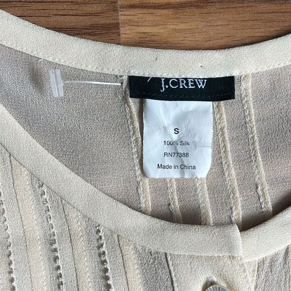 J.Crew Silk Blouse Long Sleeve Tuxedo Pleated Front 1/2 Button Sz S Ivory  NWOT - Picture 4 of 9